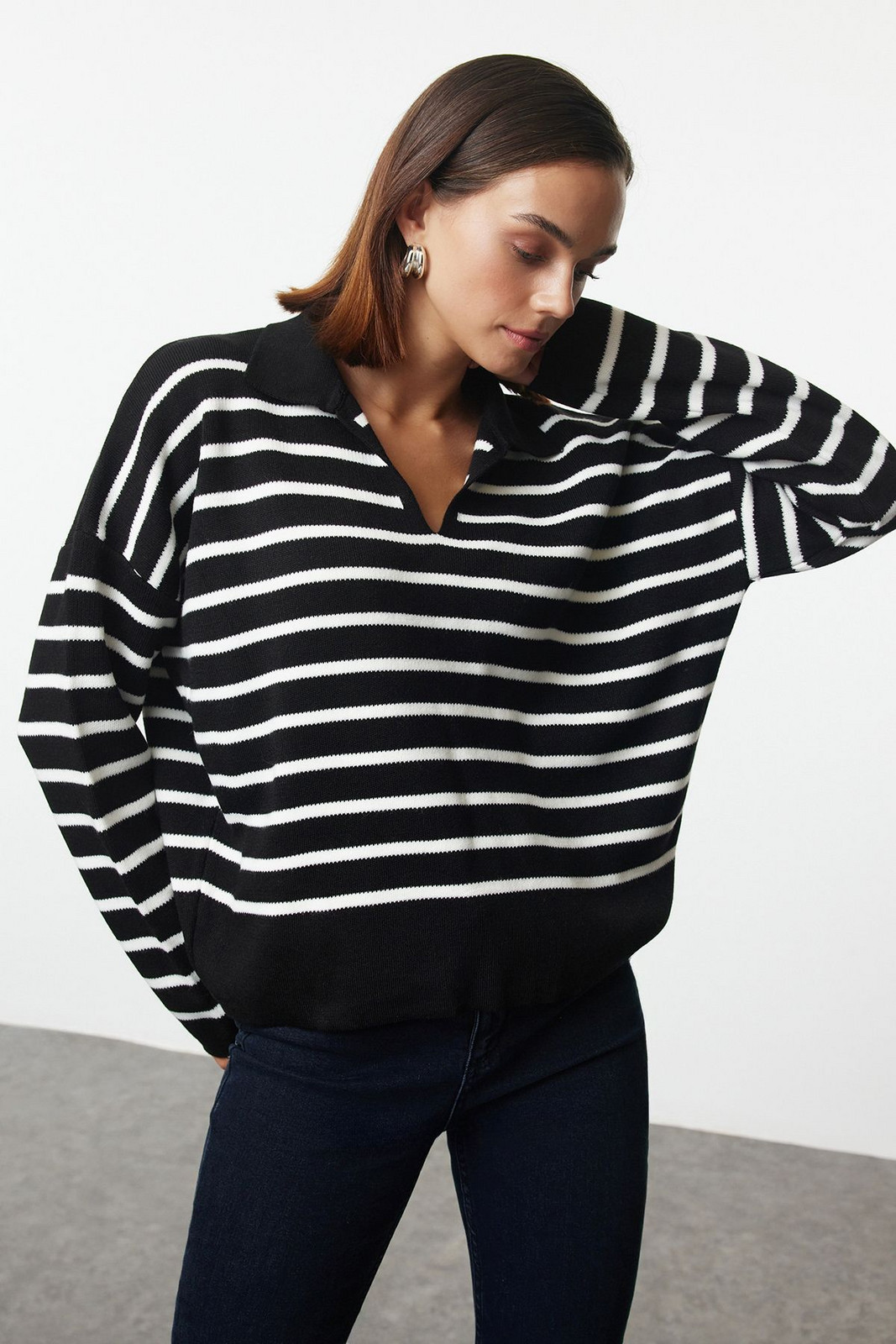 Trendyol Black Wide Pattern Polo Collar Striped Knitwear Sweater