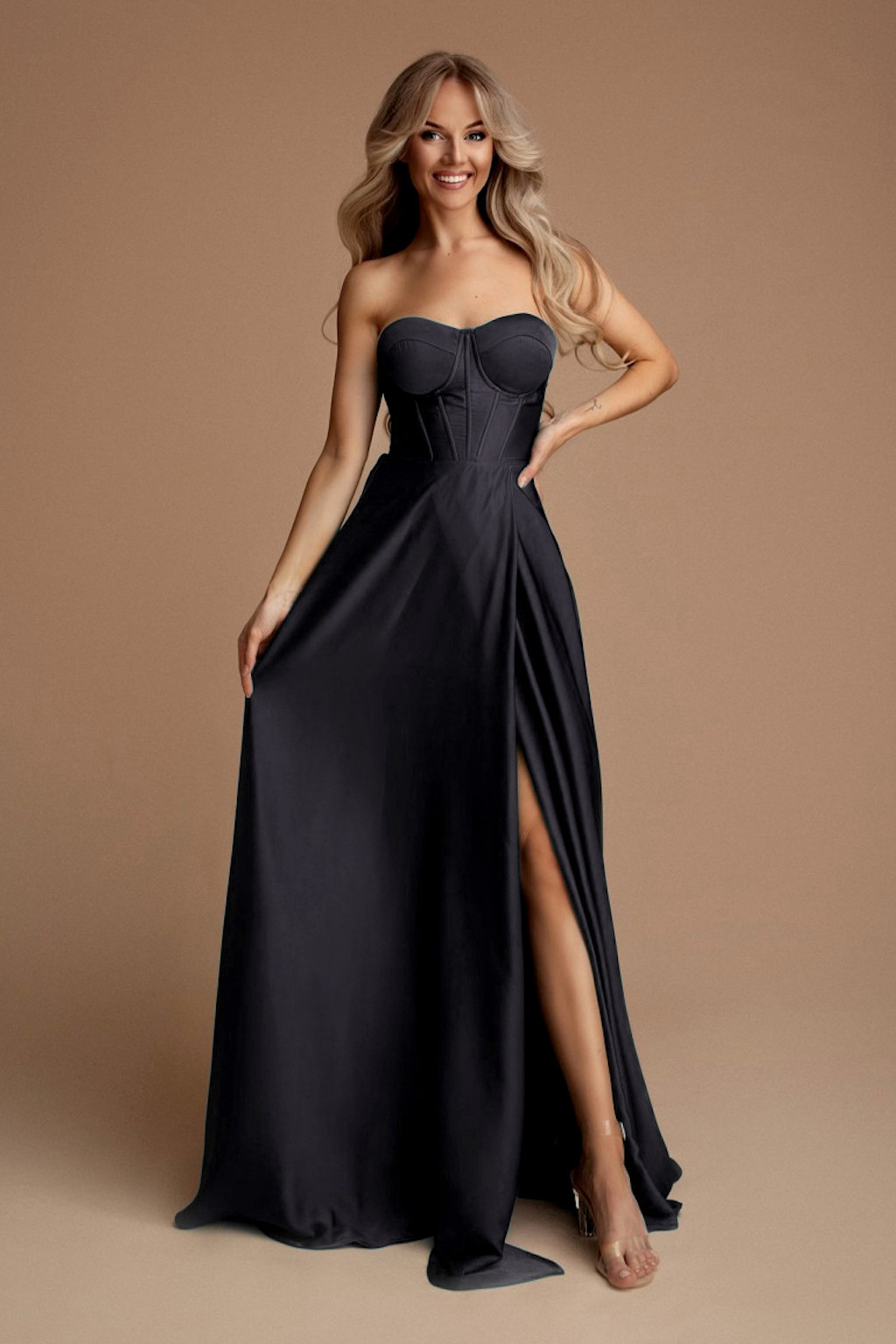 Čierne spoločenské šaty s korzetom Veľkosť: S