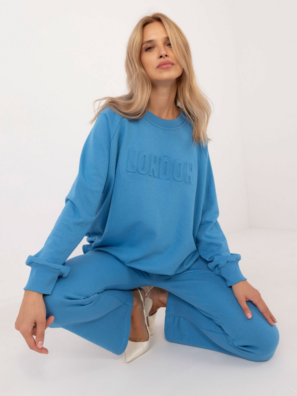 Blue tracksuit with sweatshirt without hood