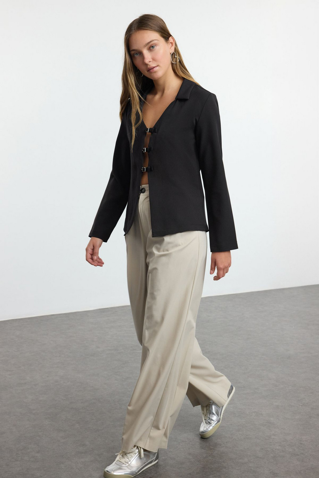 Trendyol Black Front Buckle Regular Regular Fit Woven Shirt