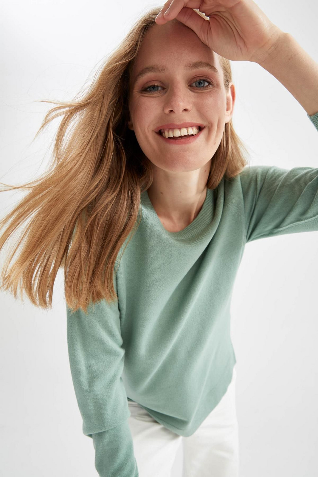 DEFACTO Relax Fit Crew Neck Cashmere Textured Extra Soft Sweater