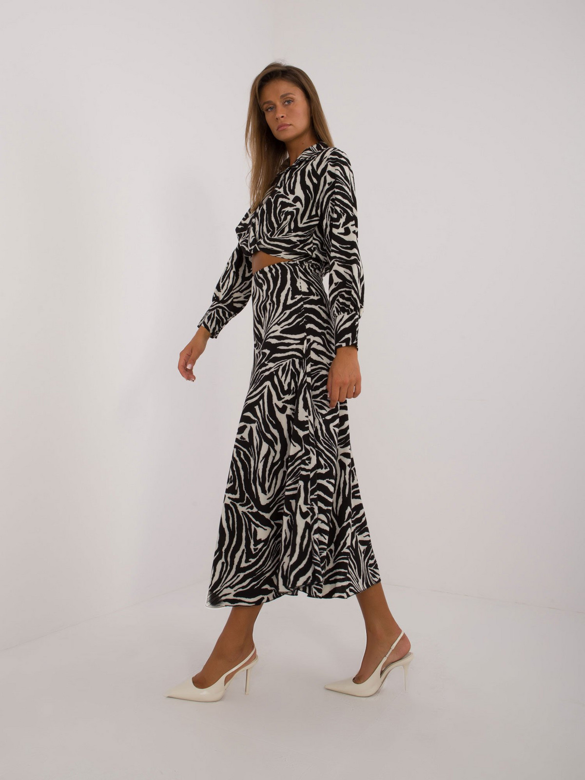 Ecru set with black zebra print with short blouse