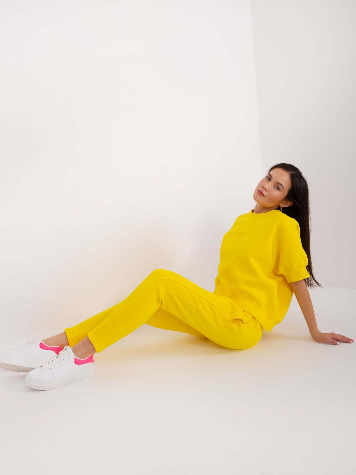Yellow Women's Tracksuit with Short Sleeve Sweatshirt