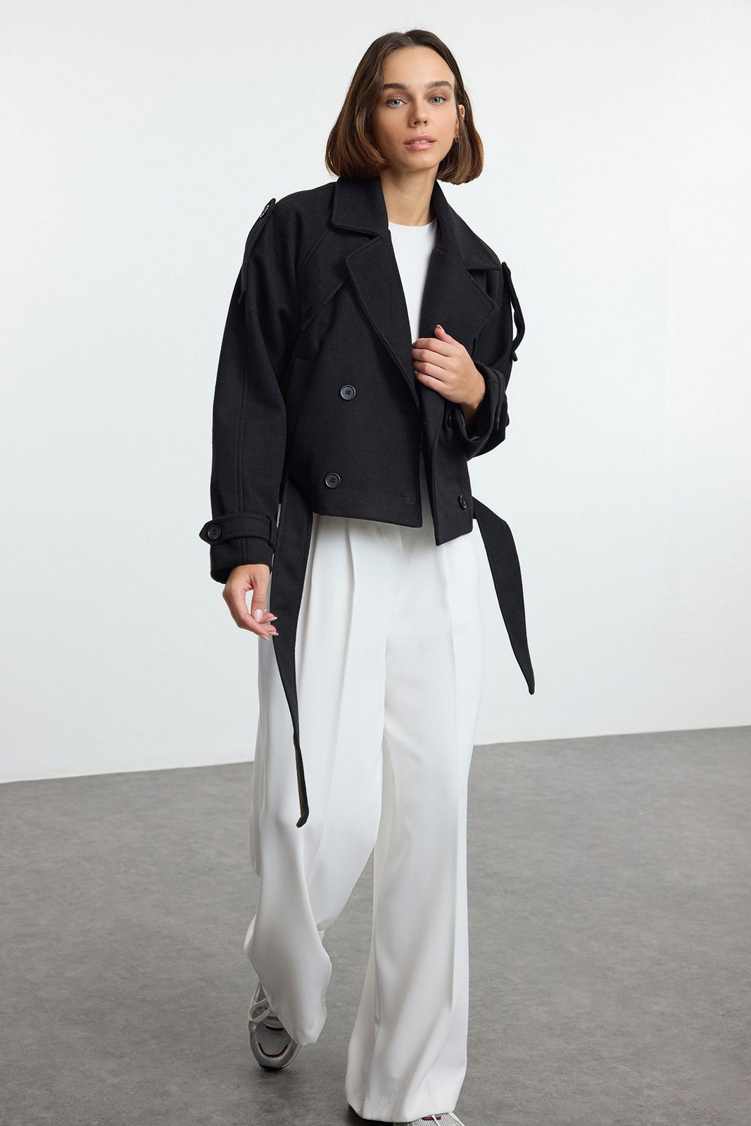 Trendyol Black Soft Textured Seasonal Short Oversize Cashmere Coat