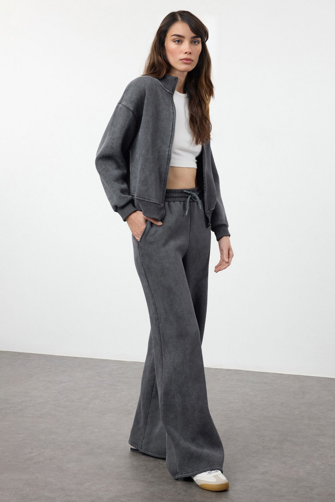 Trendyol Anthracite Old/Faded Effect Thick Polar Fleece Sweatshirt Knitted Tracksuit