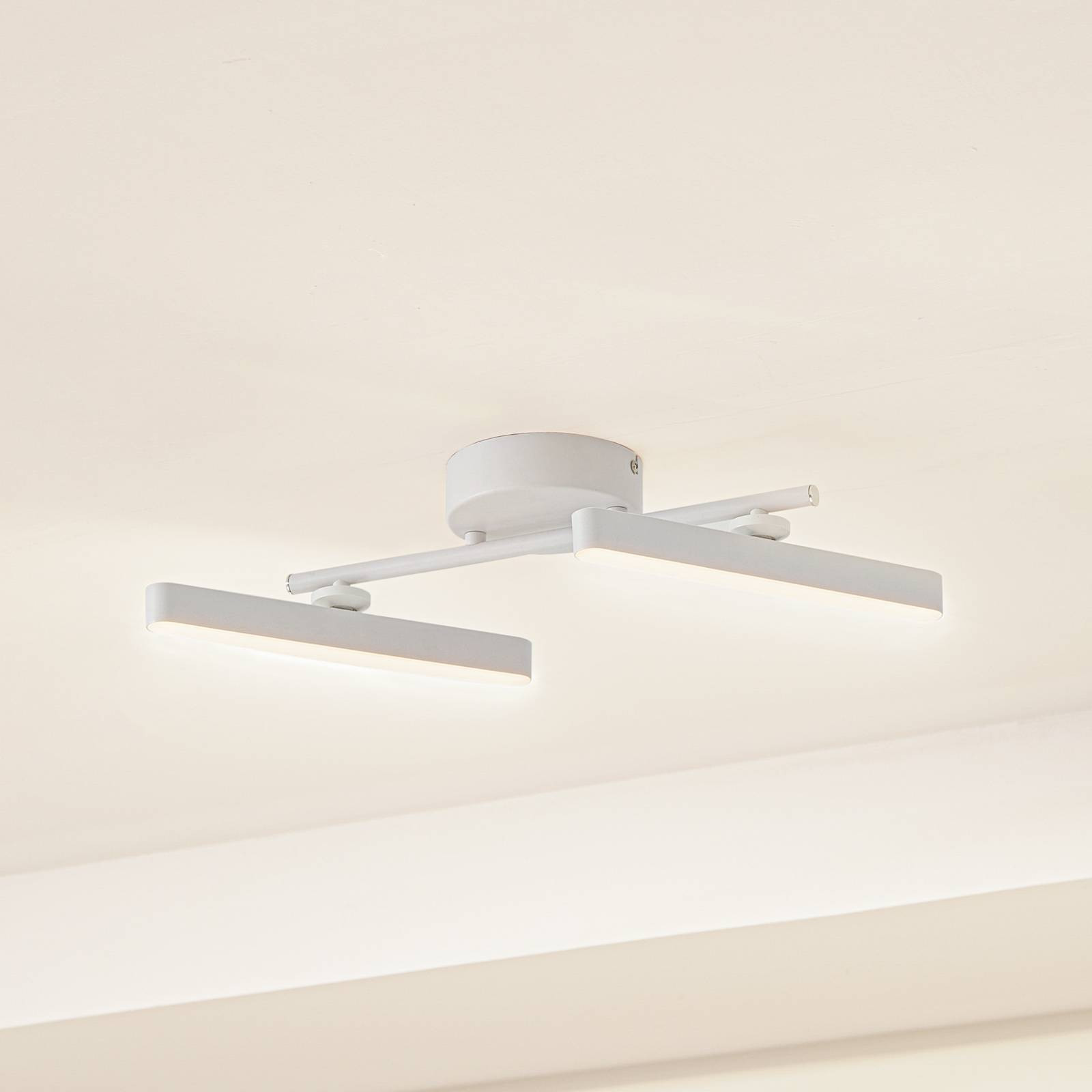 Lindby LED reflektor Eldrin, biely, 18,5 W, 2 svetlá, železo