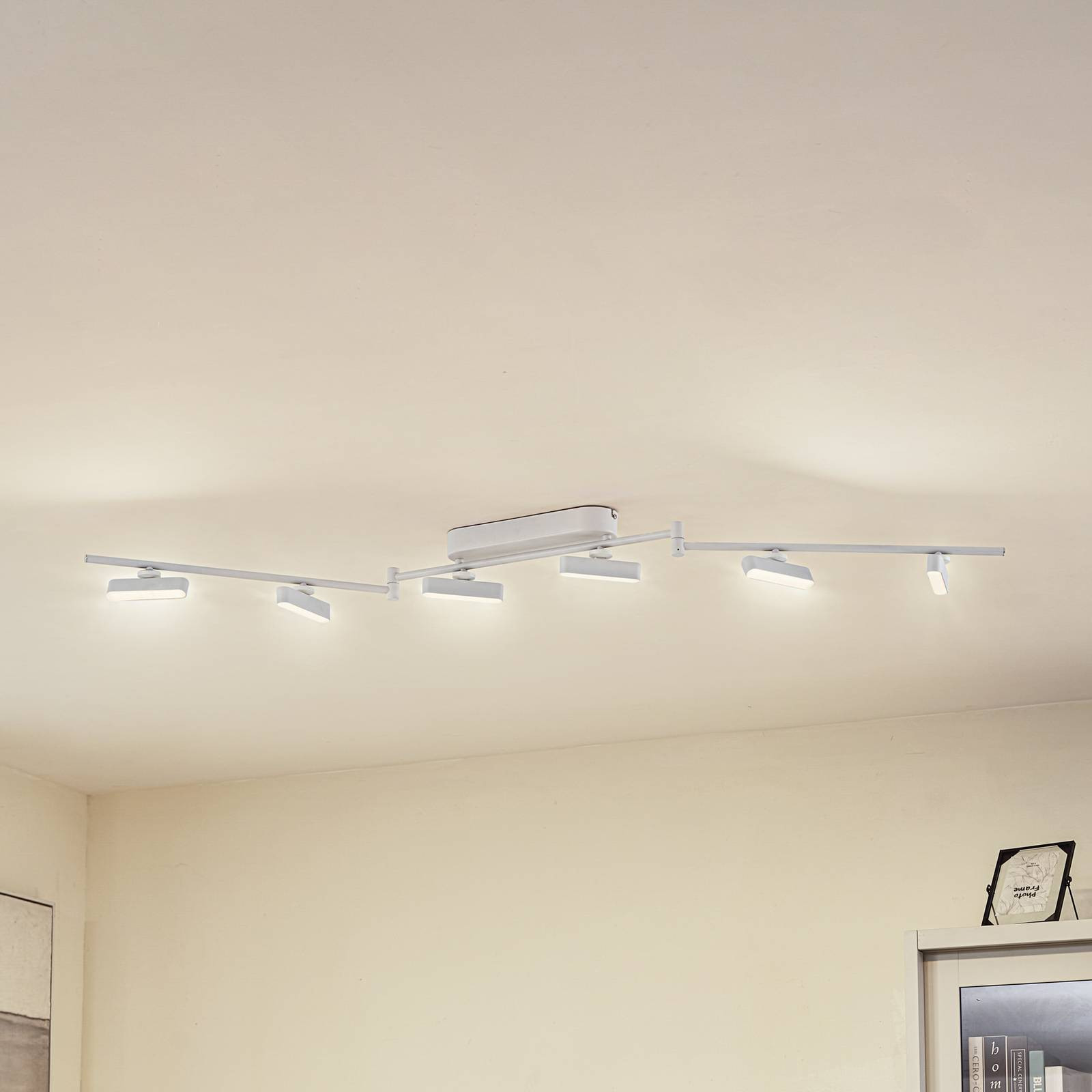Lindby LED reflektor Eldrin, biely, 26,7 W, 6 svetiel, železo