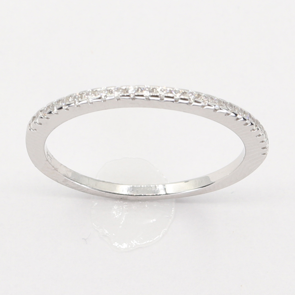 Strieborný prsteň 110824