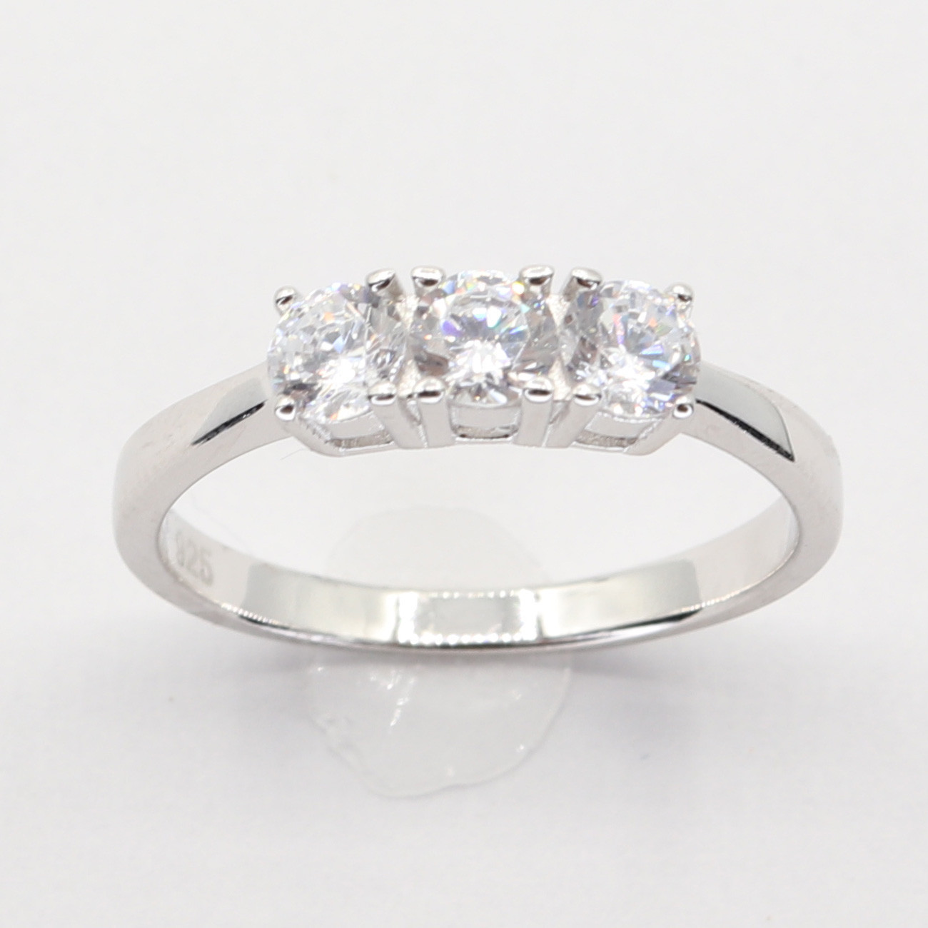 Strieborný prsteň 110829