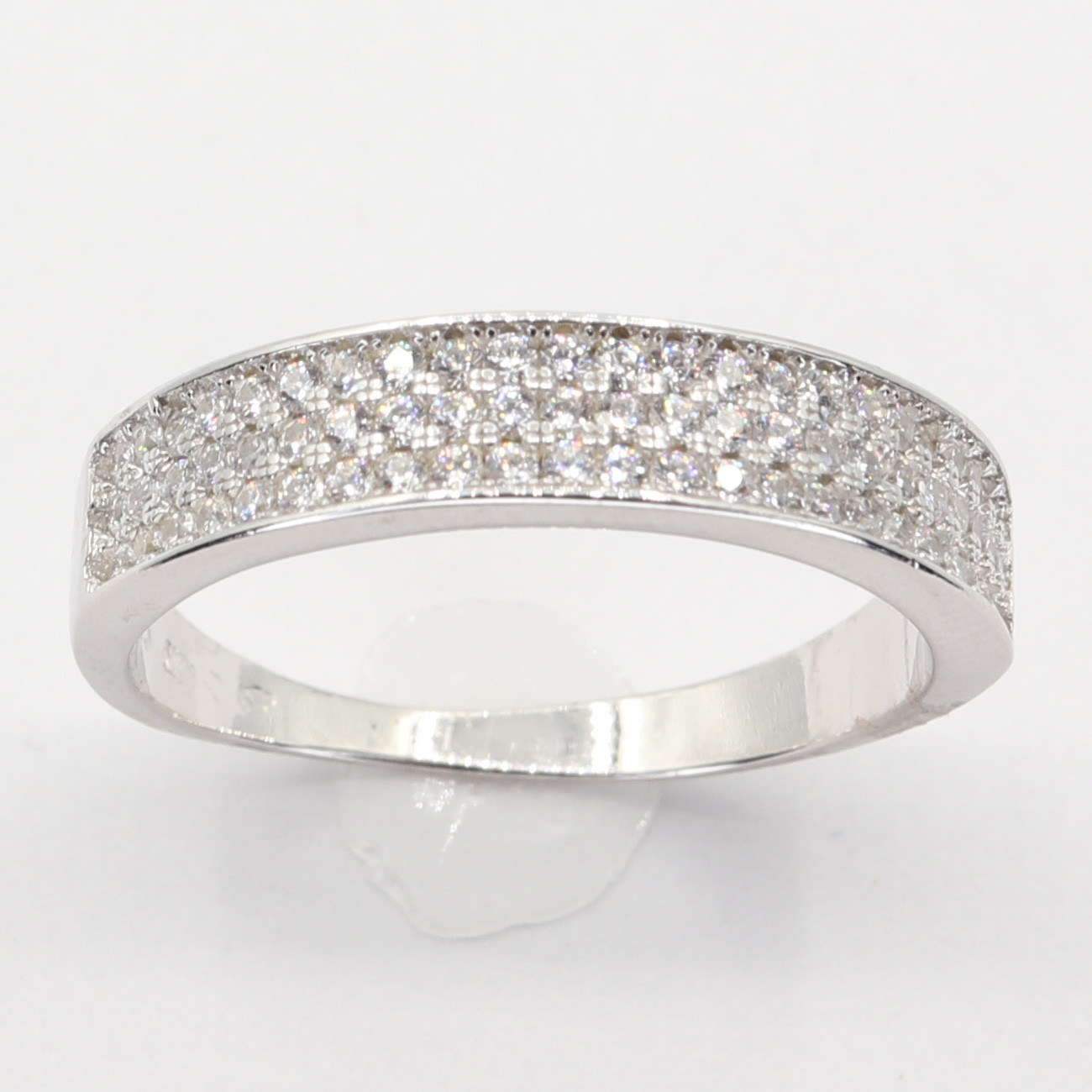 Strieborný prsteň 110837