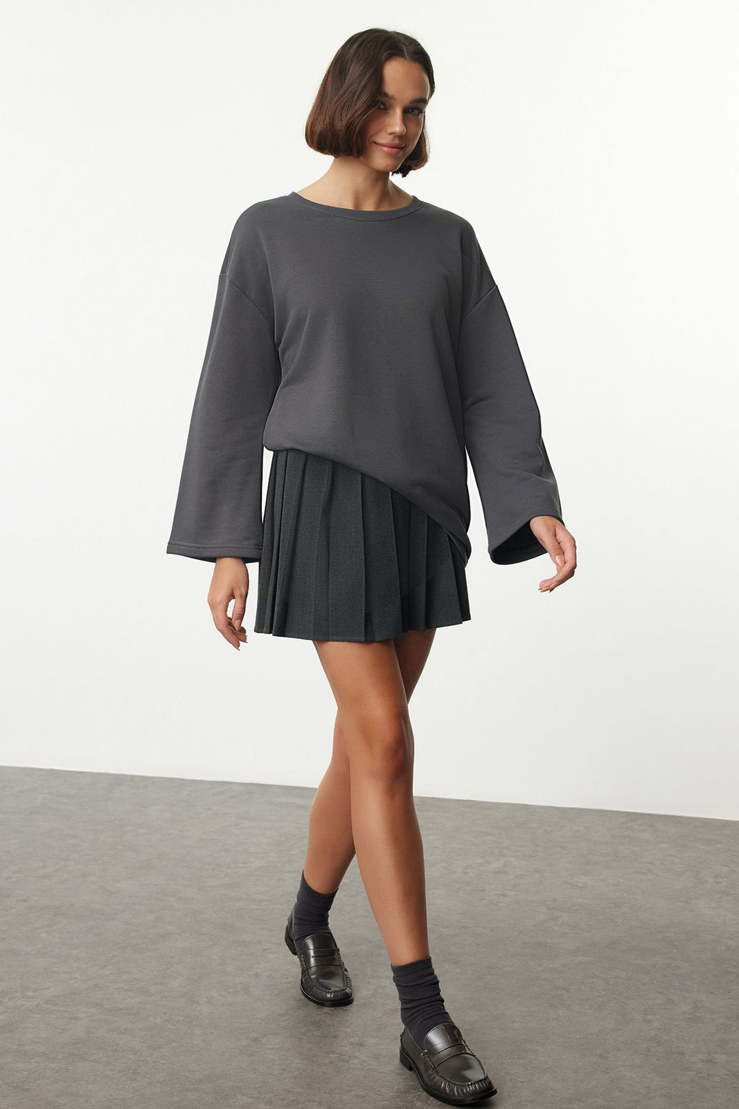 Trendyol Anthracite Crew Neck Oversize/Wide Pattern Spanish Sleeve Knitted Sweatshirt
