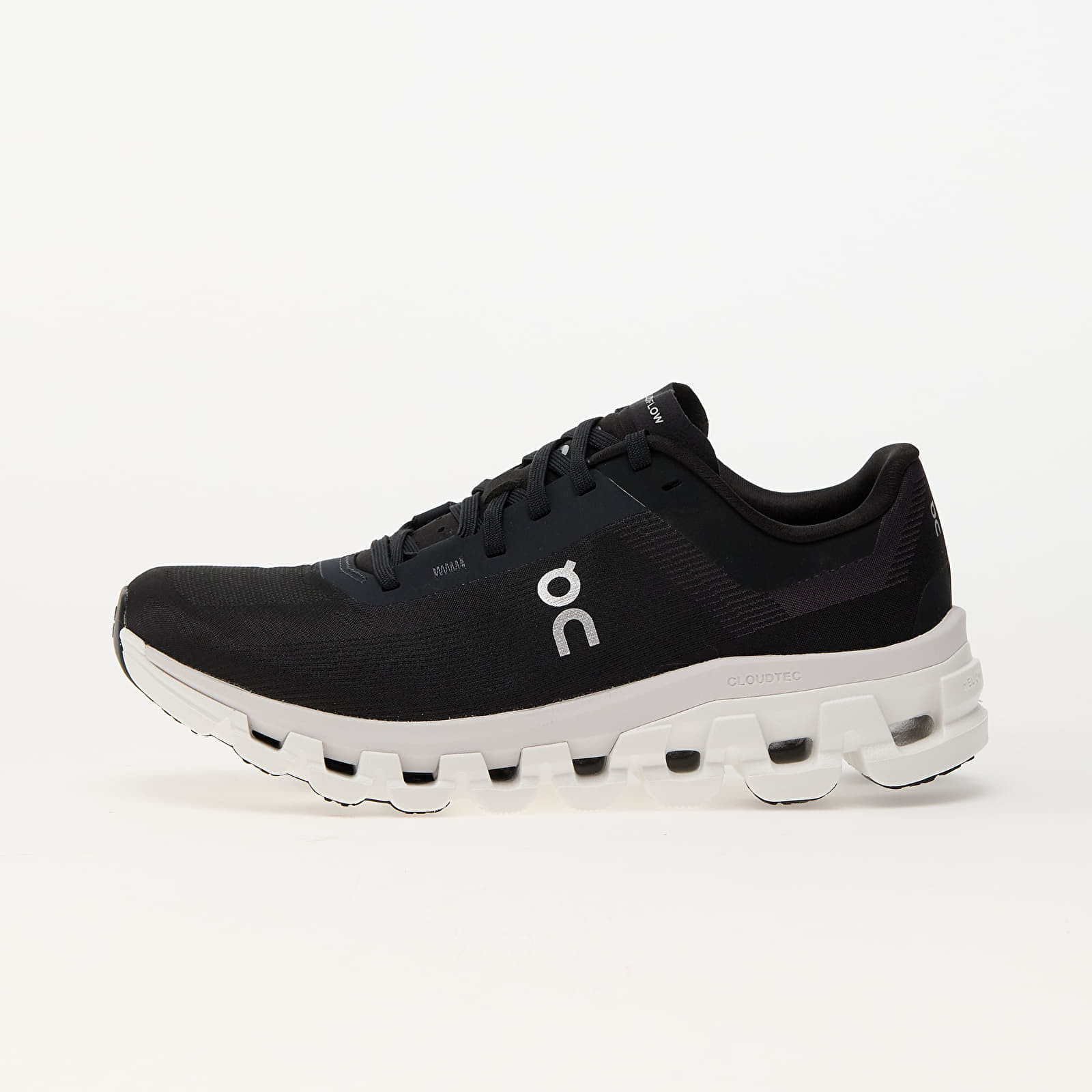 Tenisky On W Cloudflow 4 Black/ White EUR 39
