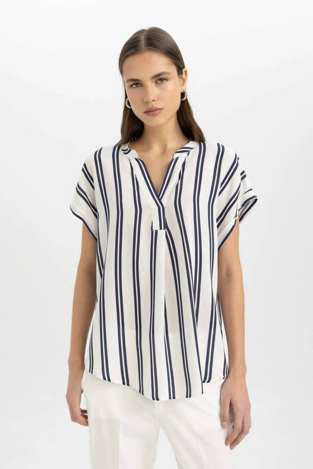 DEFACTO Regular Fit Crew Neck Striped Crinkle Fabric Short Sleeve Blouse