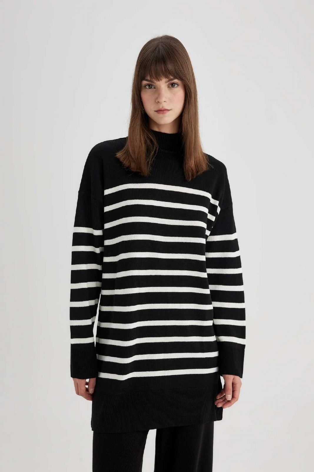 DEFACTO Women's Relax Fit Striped Turtleneck Side Slit Sweater Tunic