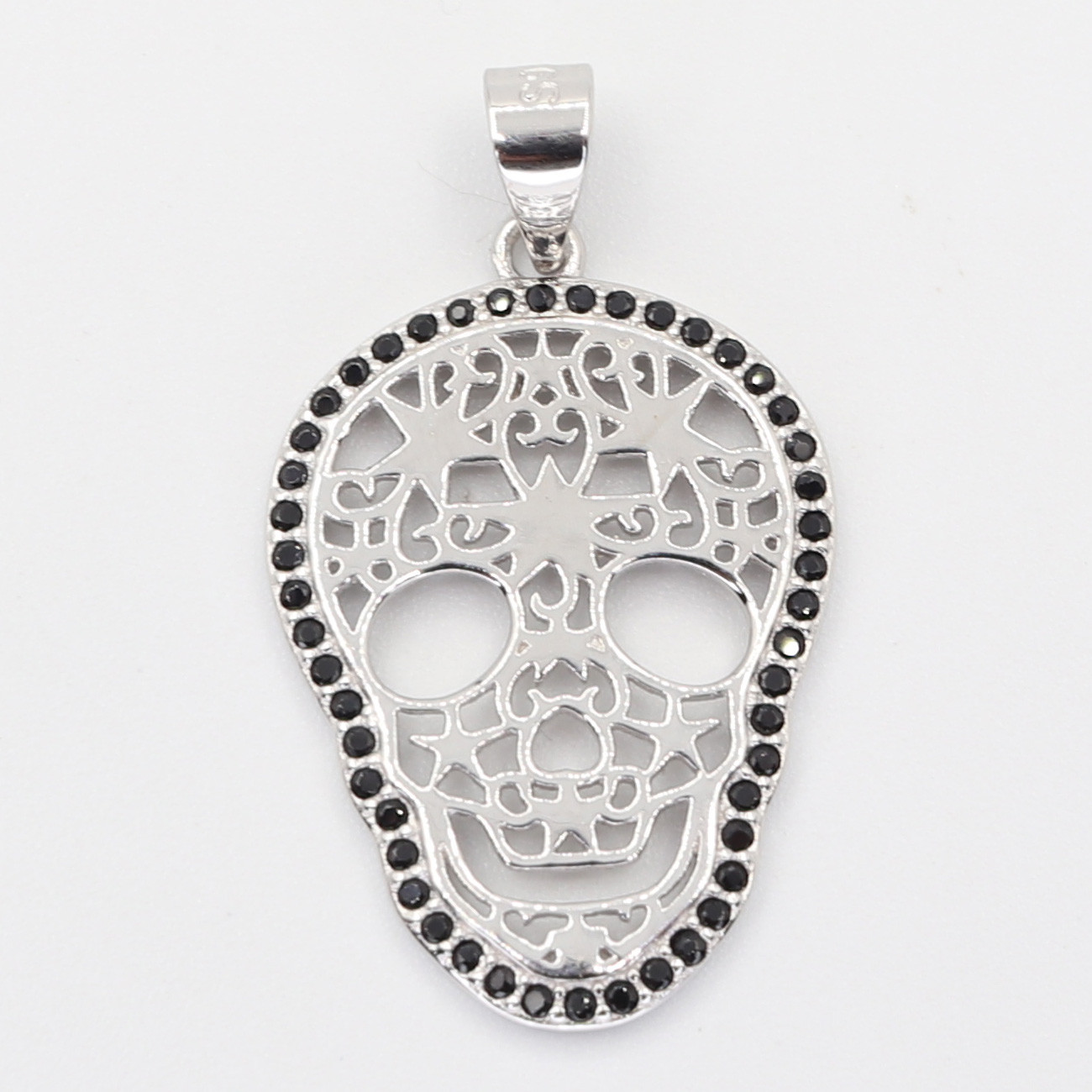 Strieborný prívesok 111055