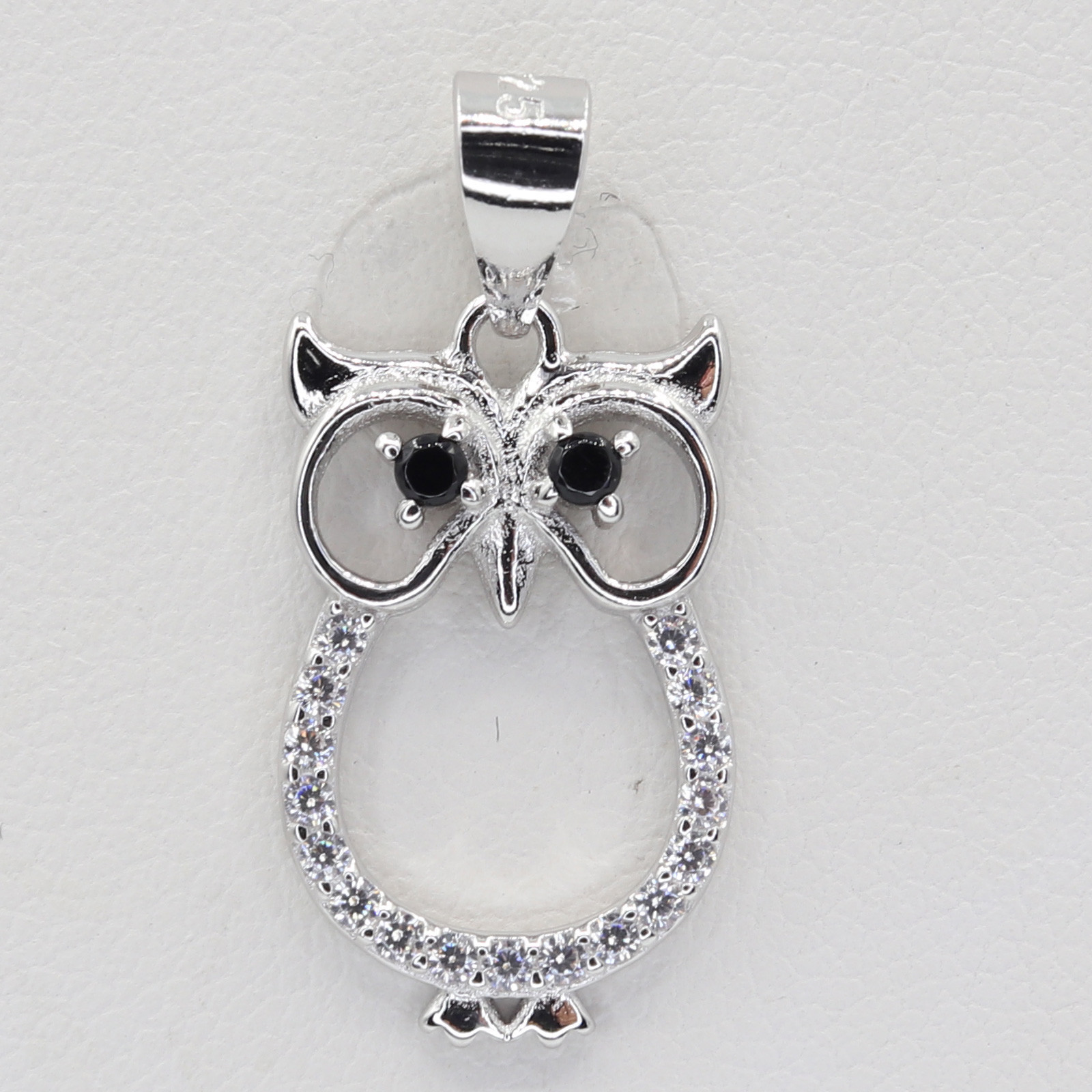 Strieborný prívesok 111059