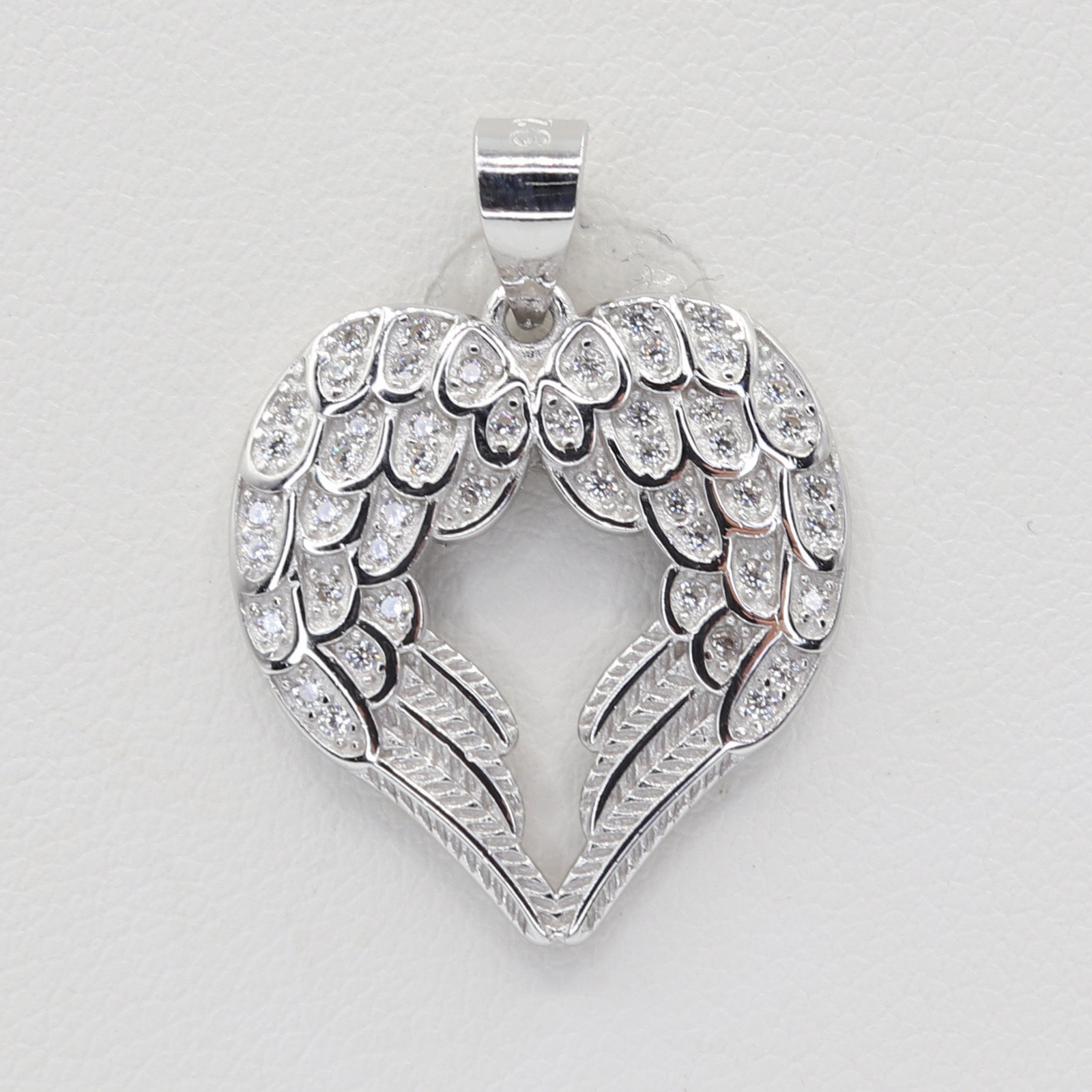 Strieborný prívesok 111068