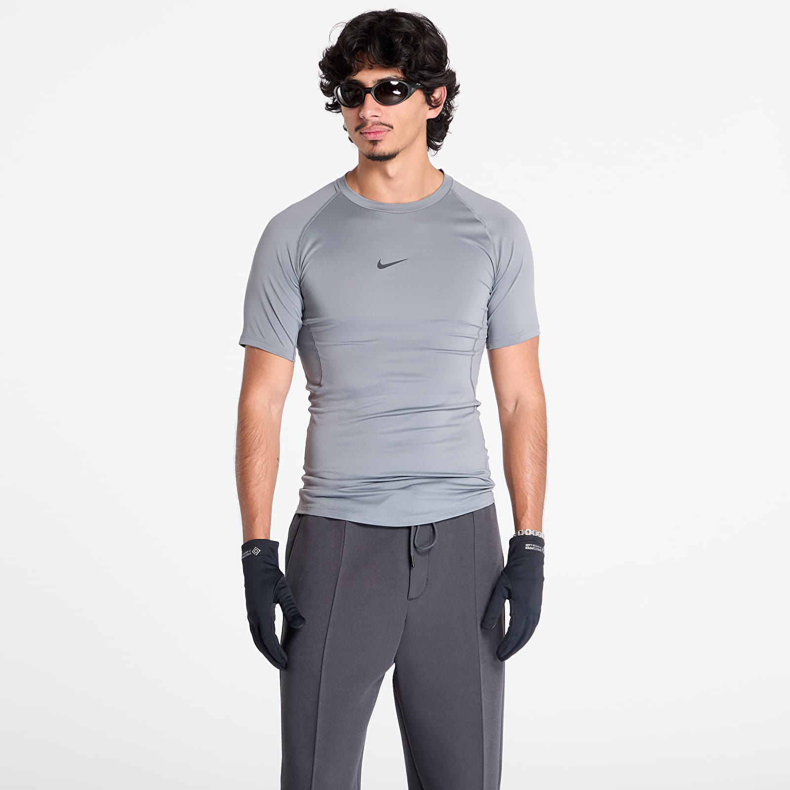 Tričko Nike Pro Men's Dri-FIT Tight Short-Sleeve Fitness Top Smoke Grey/ Black M