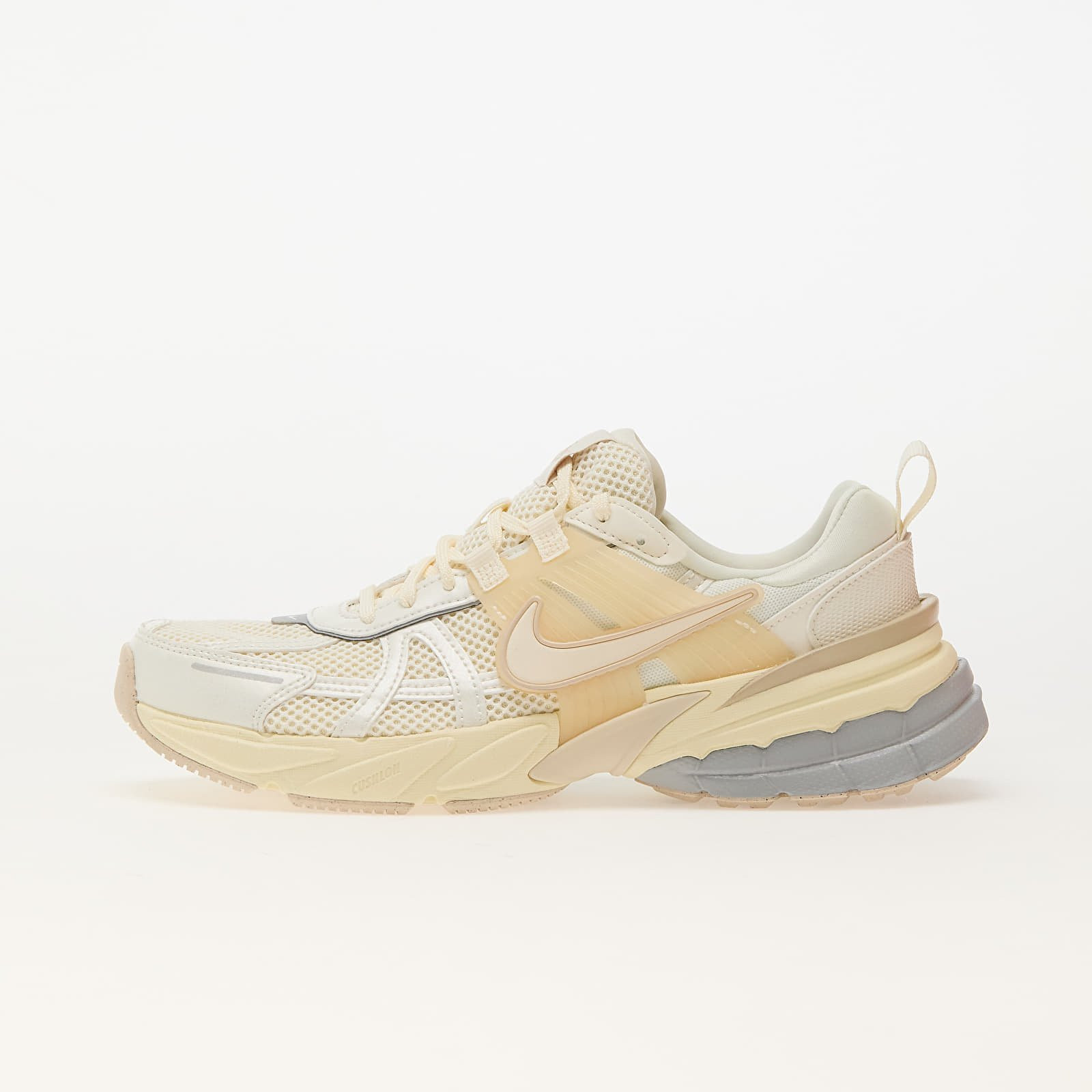 Tenisky Nike W V2K Run Pale Ivory/ Pale Ivory-Coconut Milk EUR 35.5