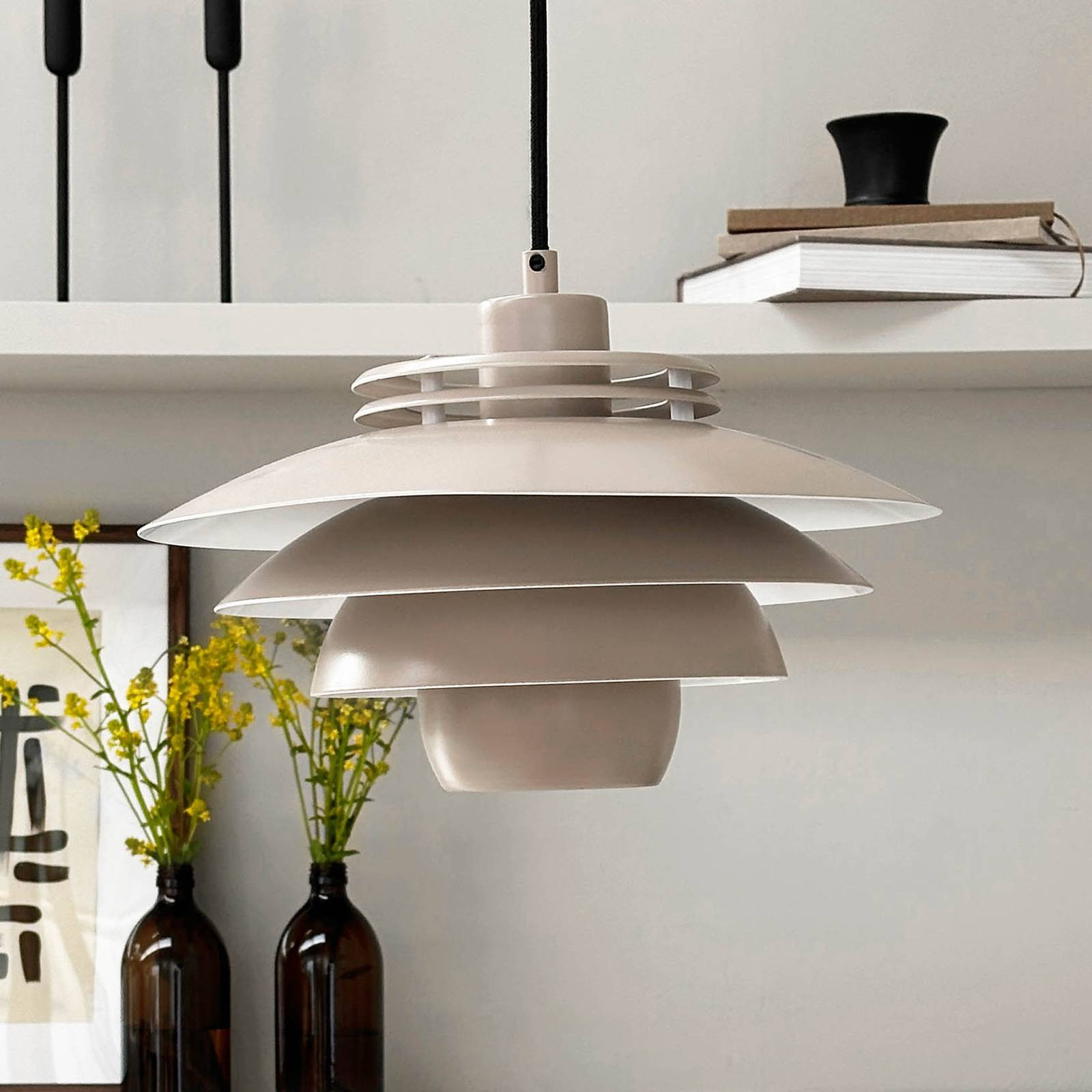 Dyberg Larsen závesná lampa Ejka mini, béžová, Ø 30 cm, kov