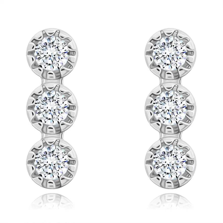 Náušnice zo striebra 925 - tri pod sebou uchytené kvety, číre zirkóny