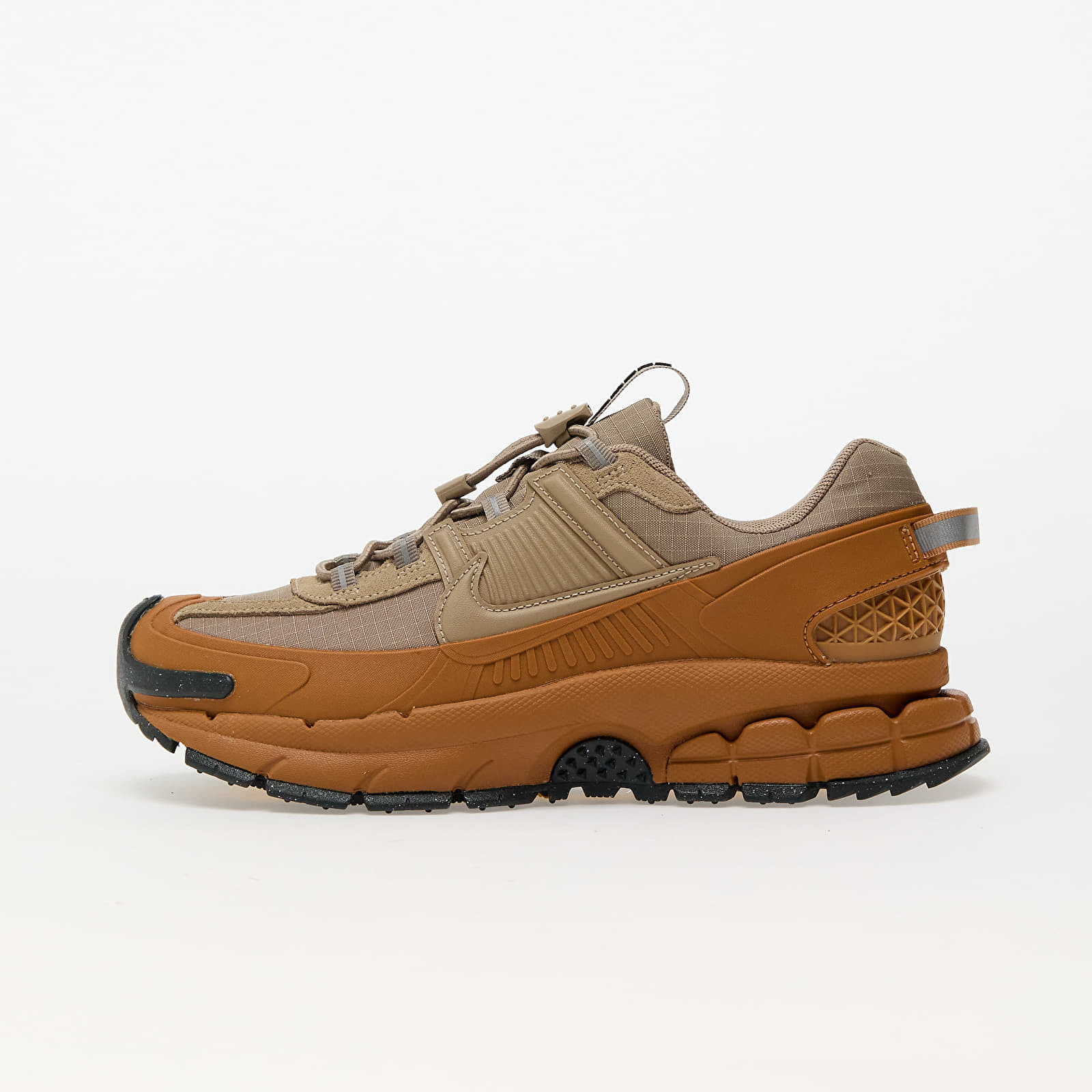 Tenisky Nike W Zoom Vomero Roam Flax/ Khaki-Anthracite-University Gold EUR 40