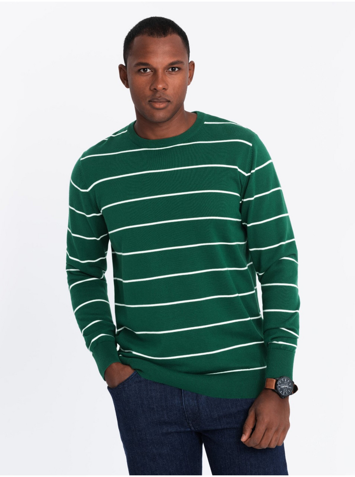 Pánsky ležérny sveter s vodorovnými pruhmi zelený Ombre Clothing