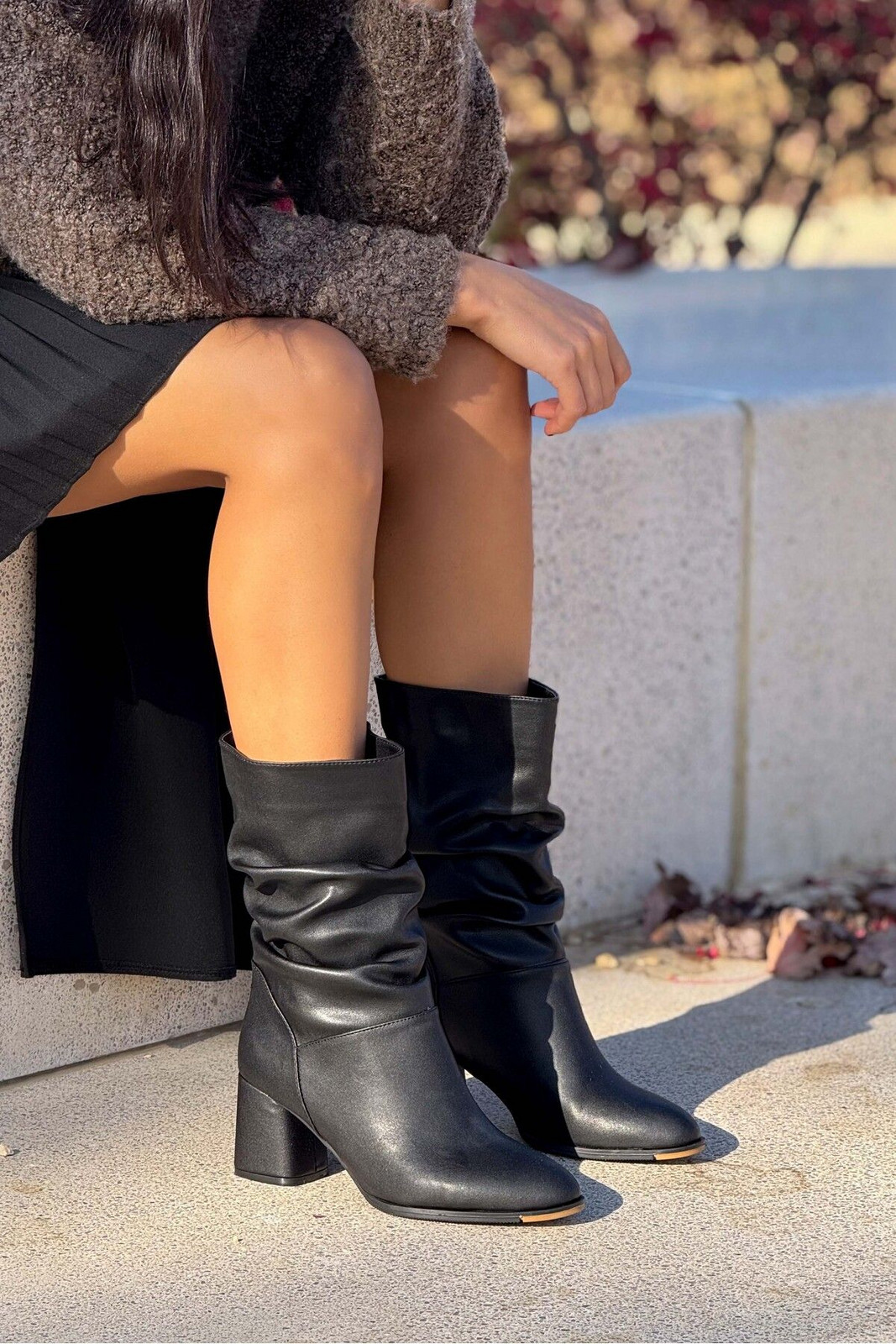 NİŞANTAŞI SHOES Rille Women's Black Matte Gathered Heels Boots.