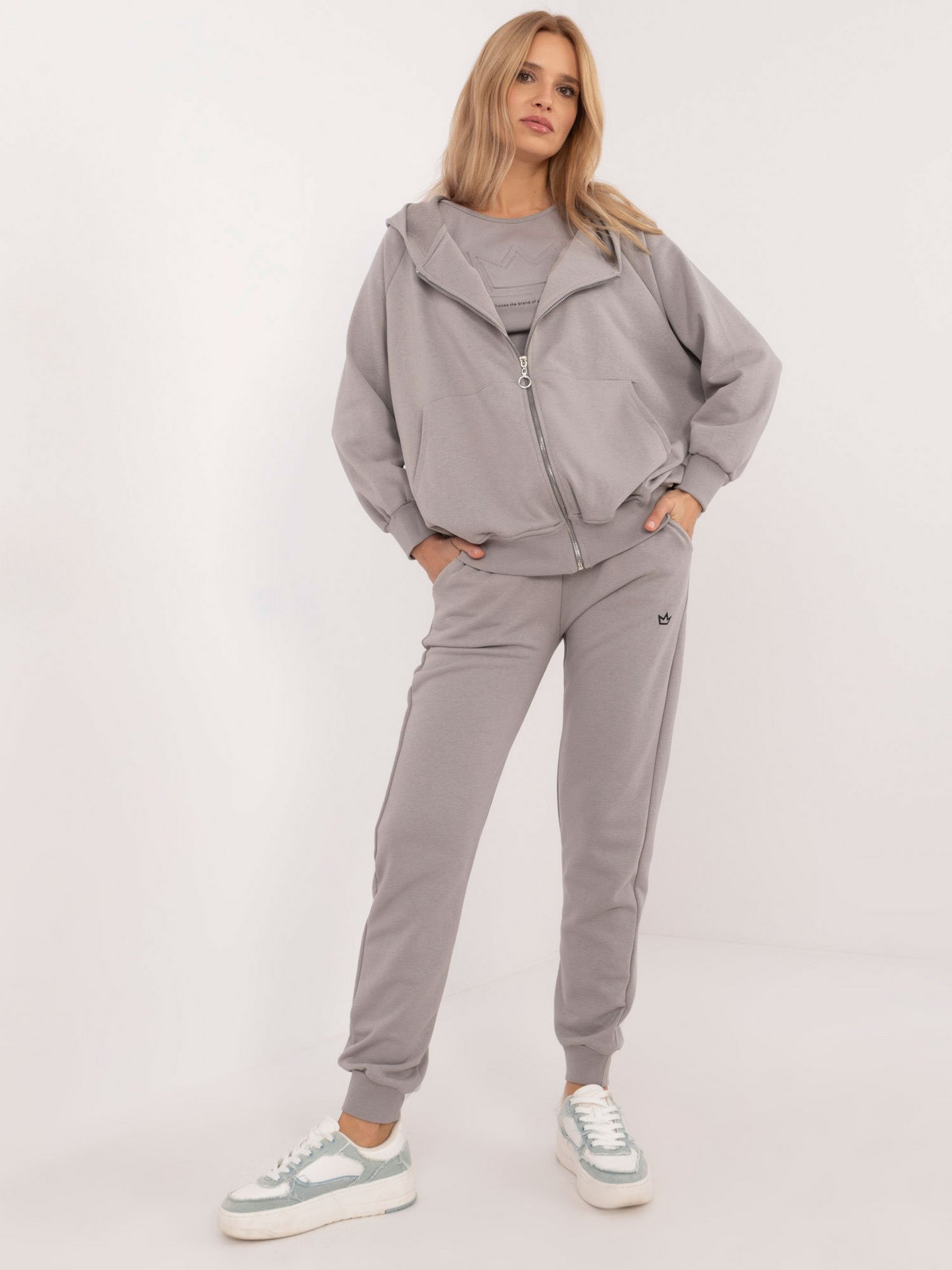 Grey women's tracksuit with zip-up sweatshirt