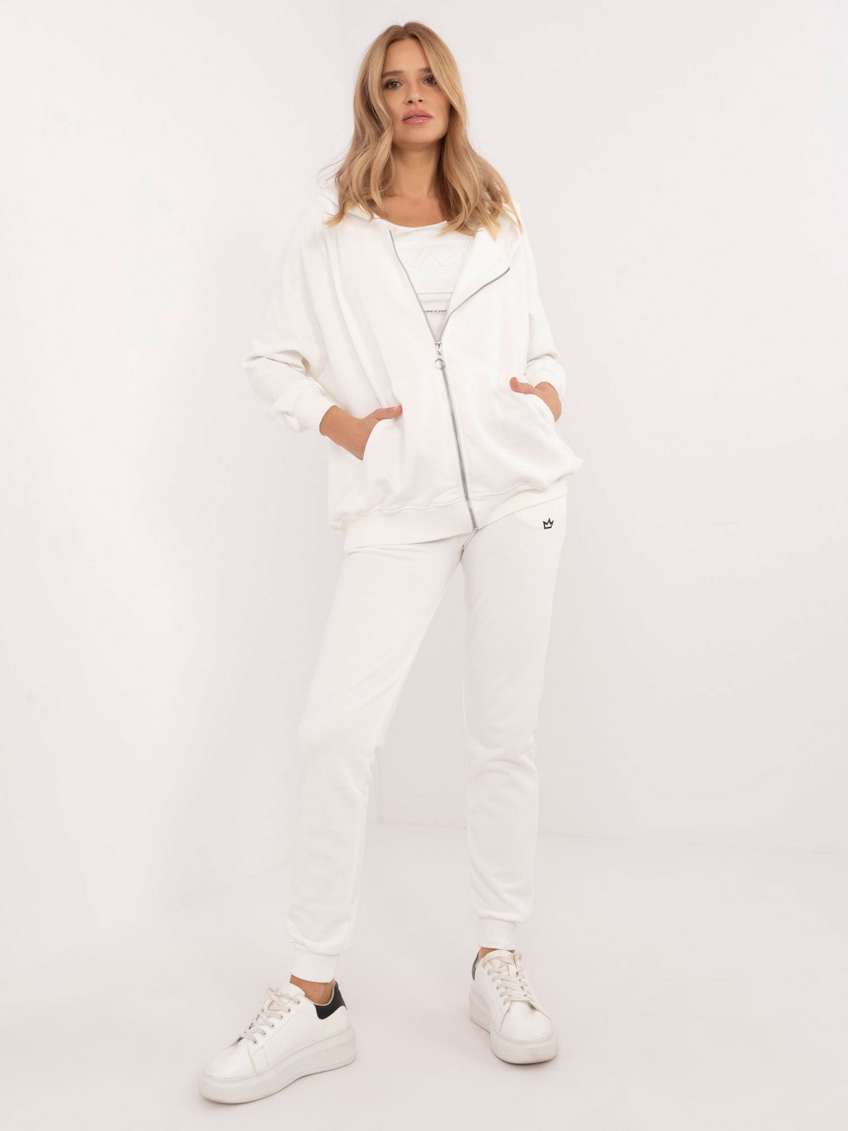 Ecru three-piece tracksuit with top