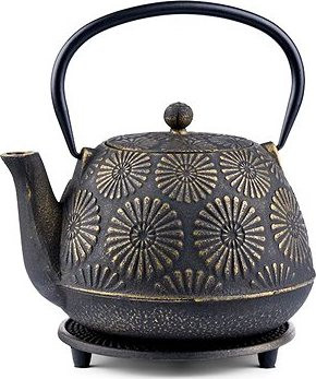 Čajová záhrada – Japonská liatinová kanvica Manami zlatá 1 200 ml s podložkou