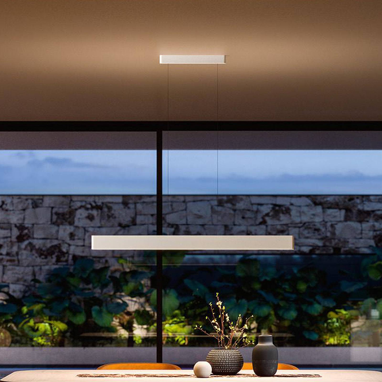 Závesné LED svietidlo Satori, dĺžka 114,4 cm, biela, 2 700 K, hliník