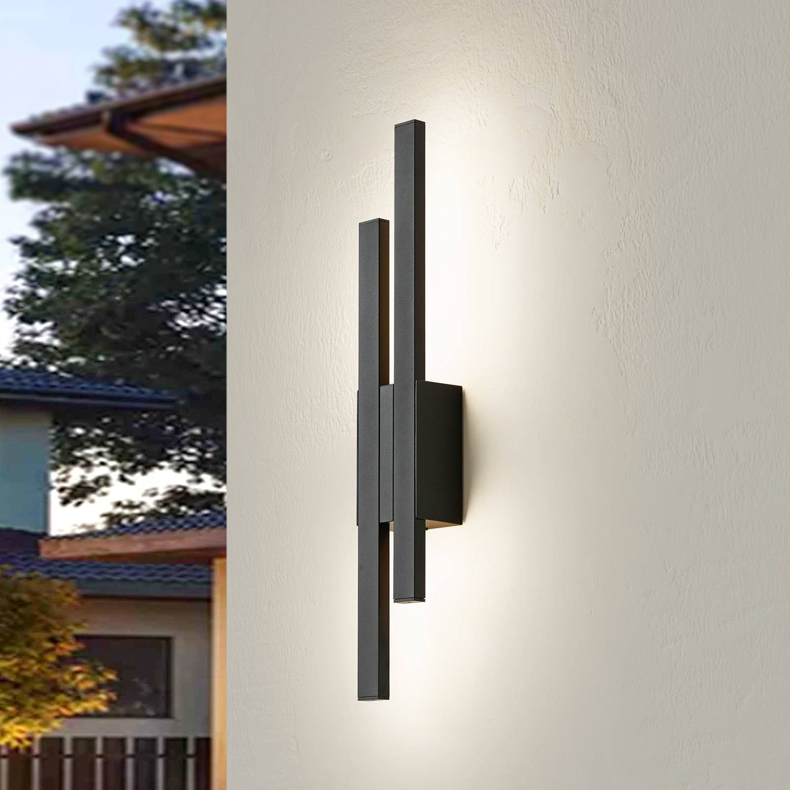 Vonkajšie nástenné svietidlo Lindby LED Sakari, 20 W, čierna farba, hliník