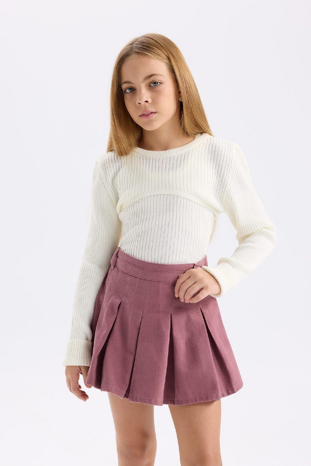 DEFACTO Girl's Fitted Crew Neck Knitwear Sweater