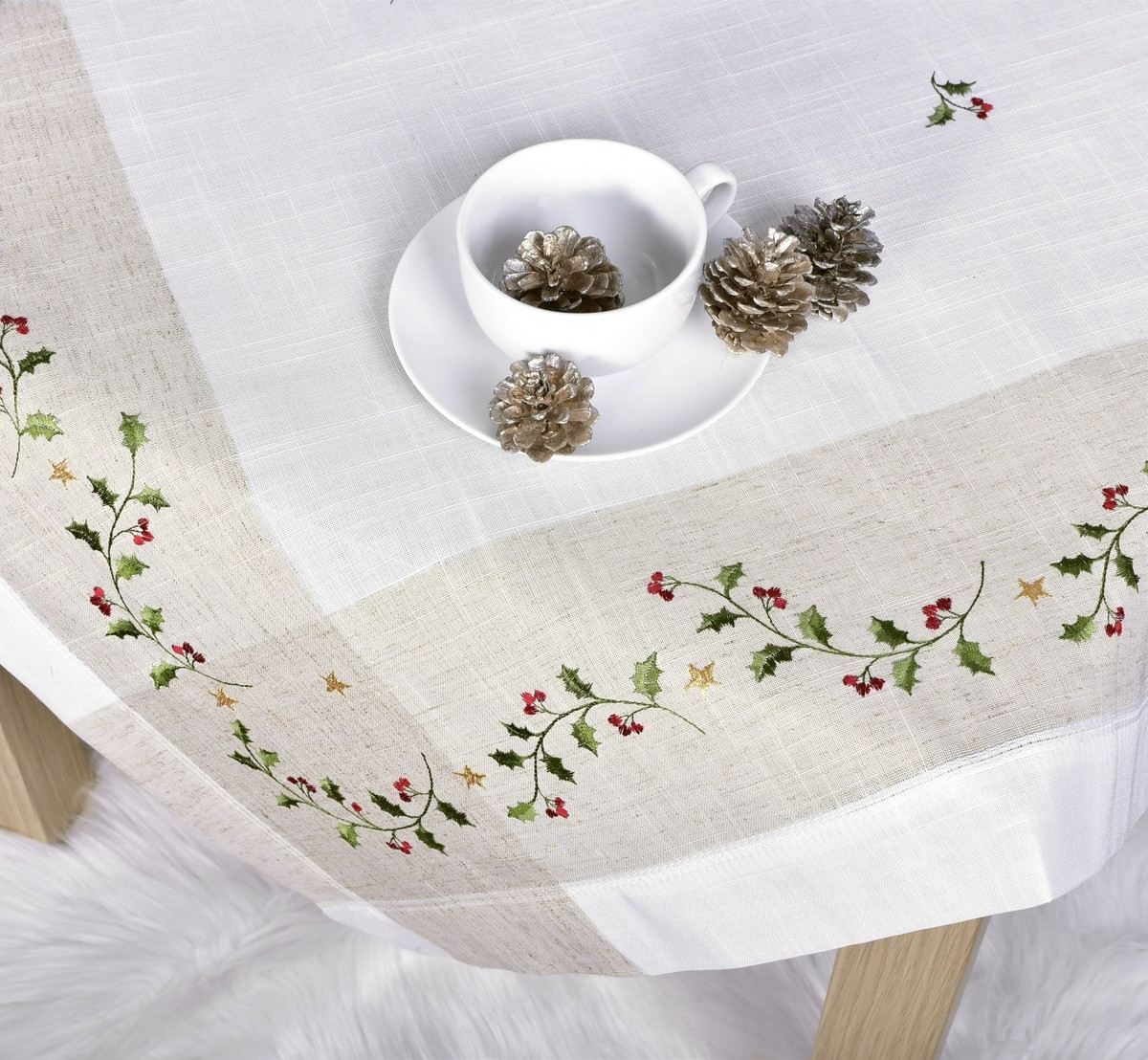 Obrus vianočný, Kráľovská cesmina