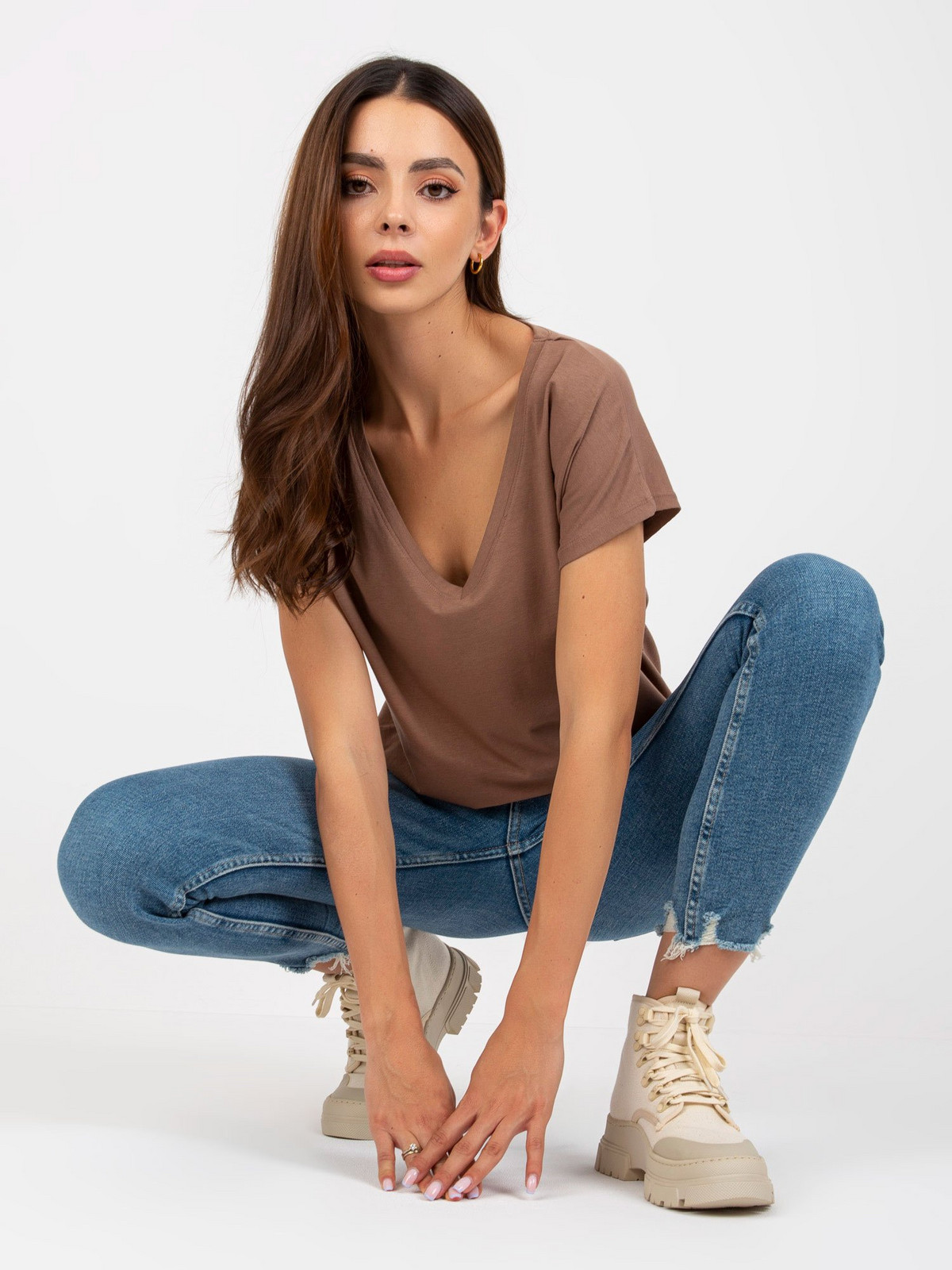 Cappuccino cotton v-neck t-shirt BASIC