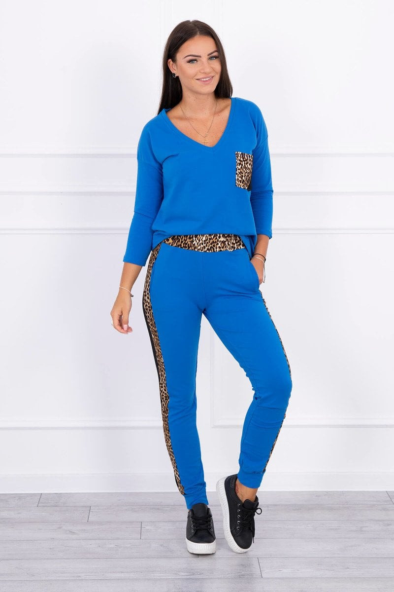 Set with a panther motif purple-blue