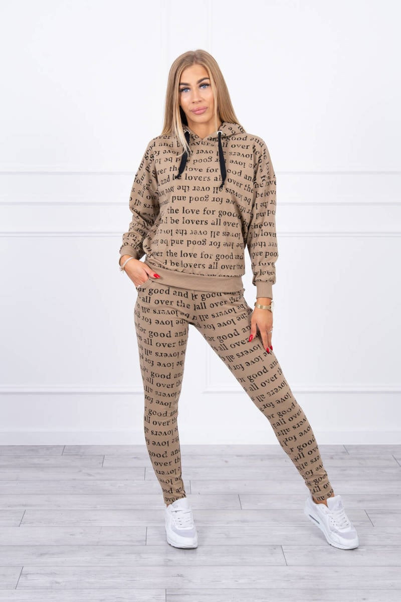 Set with a camel print