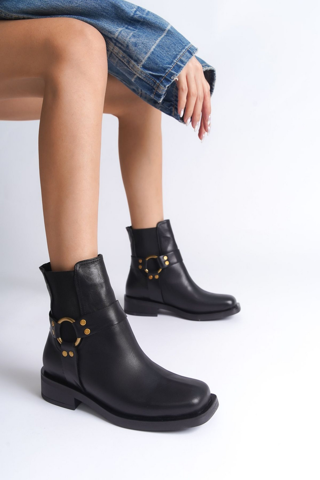 Capone Outfitters Genuine Leather Women's Boots with Side Elastic Buckle Detail