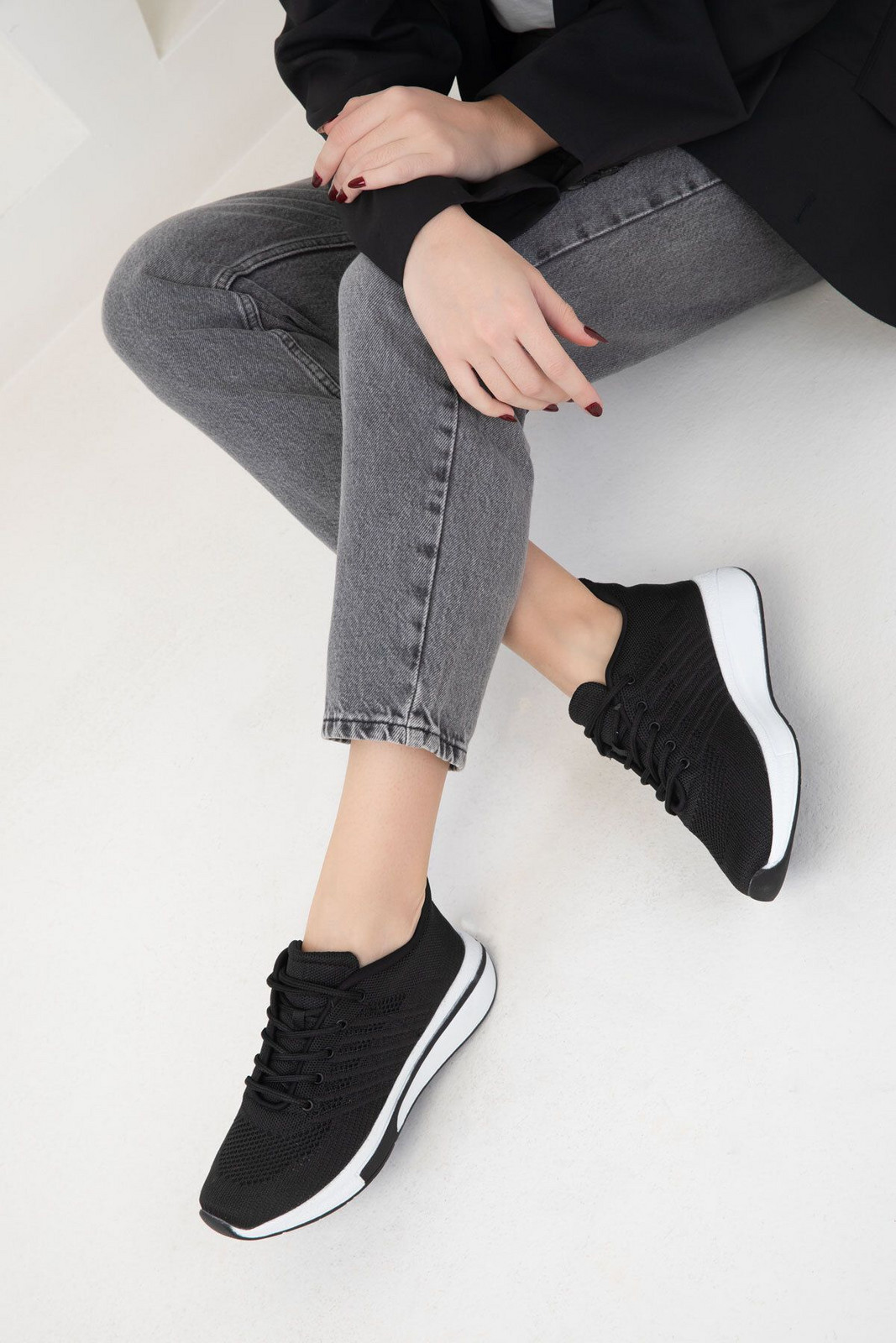 Soho Black Women's Sneakers 19711