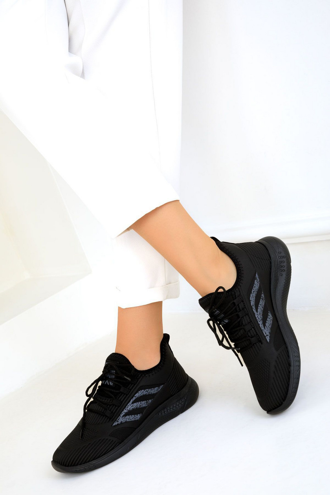 Soho Black-Black Women's Sneakers 19544