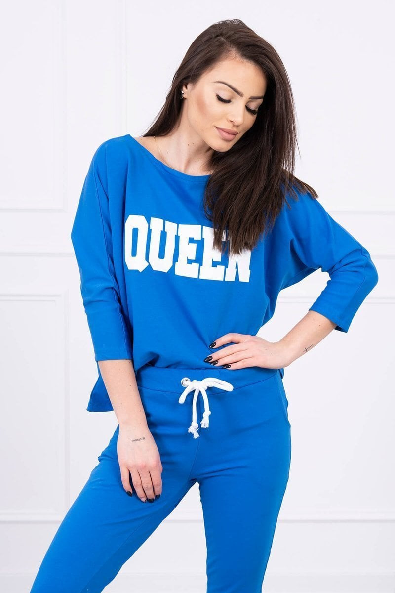 Set with Queen print in blue-purple color