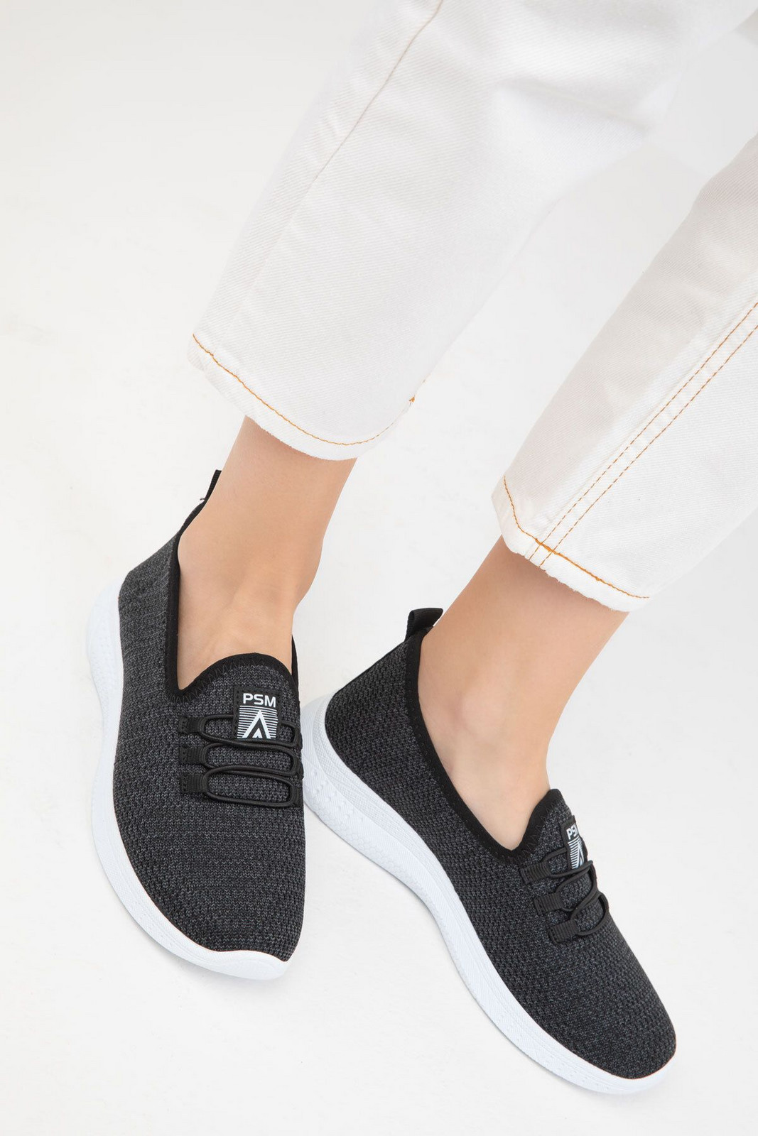 Soho Black Women's Sneakers 19745