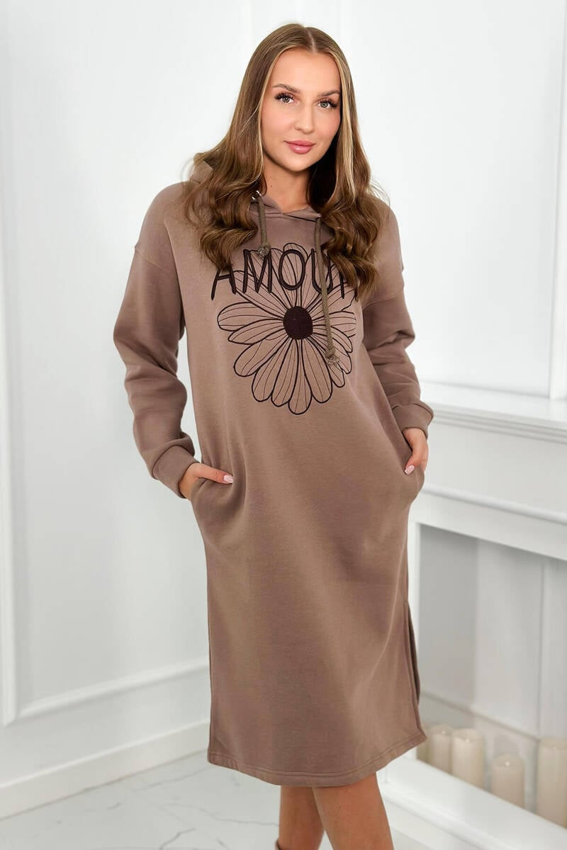 Long insulated dress with mocha embroidery