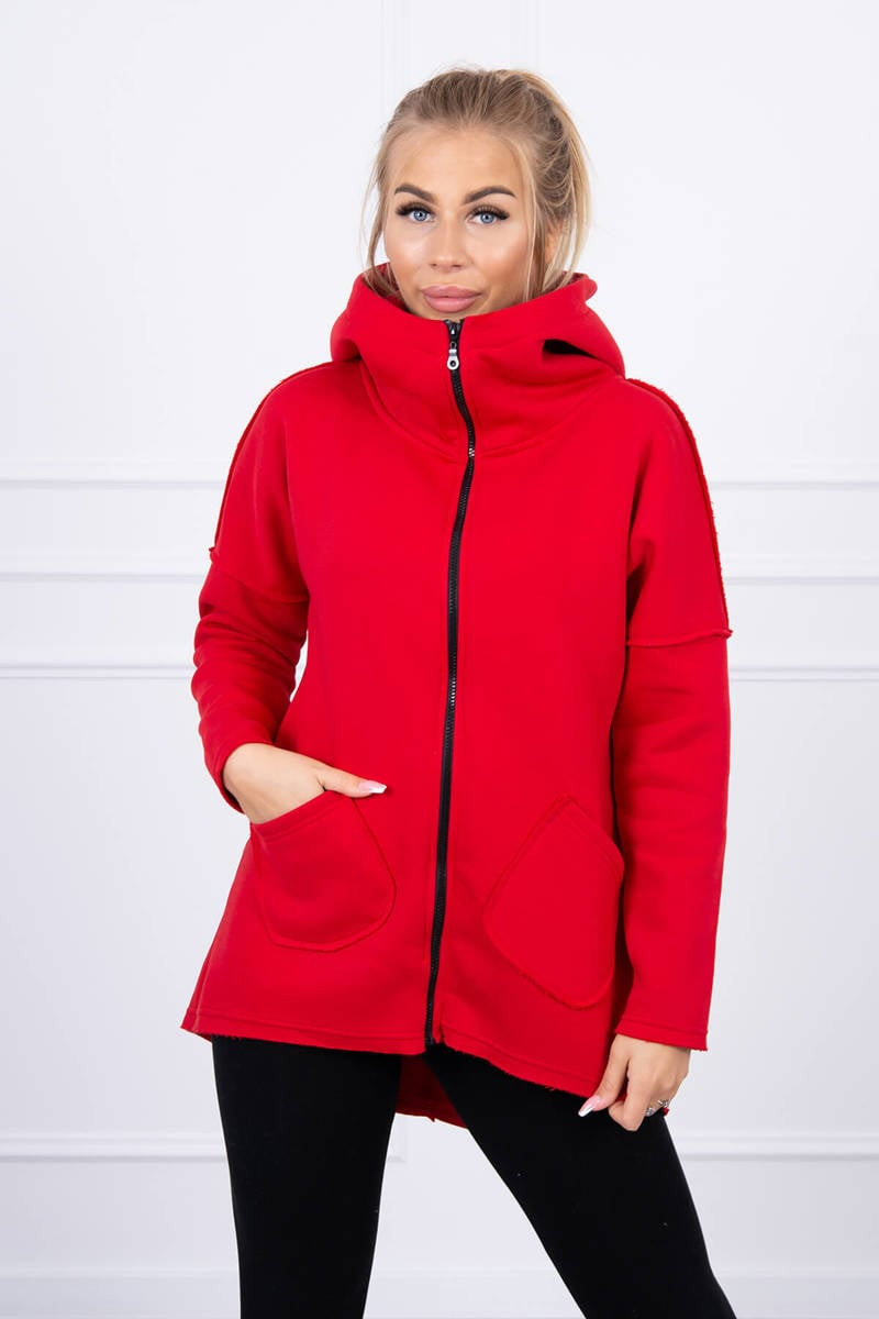Insulated sweatshirt with a longer back and red pockets
