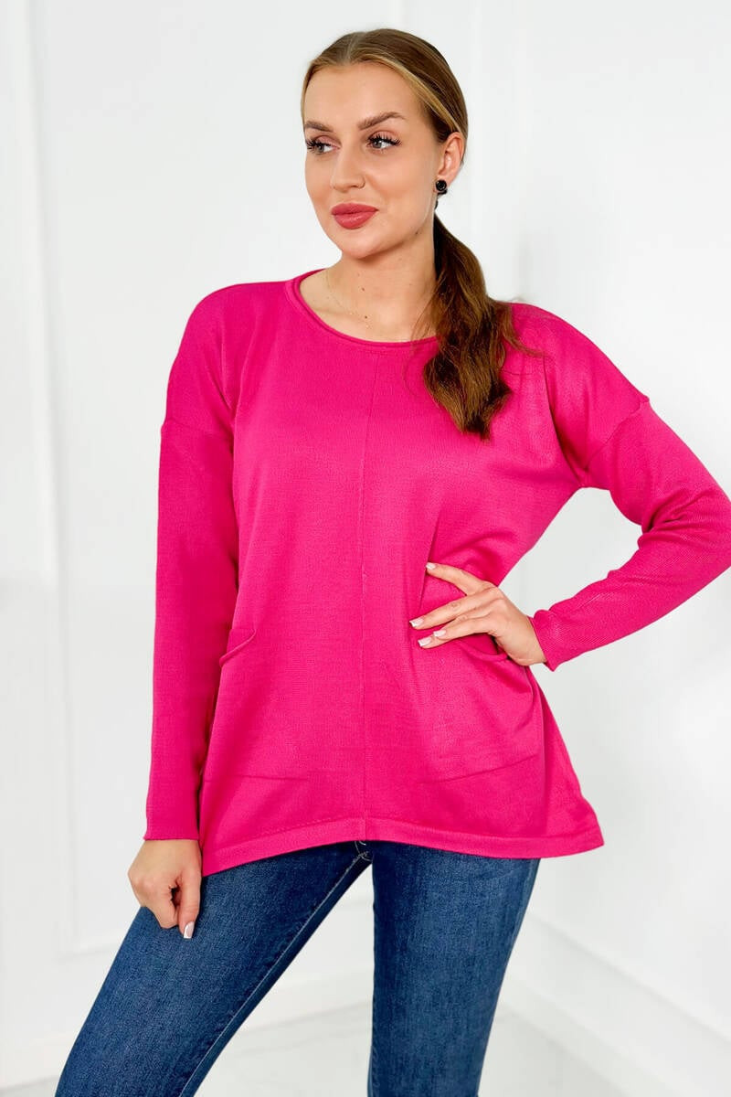 Sweater with fuchsia-colored front pockets