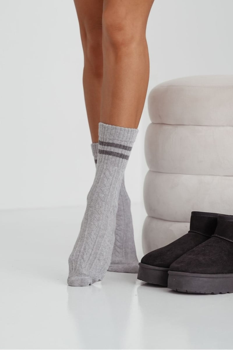 Milena Dámske Pletené Ponožky S Pásikmi Šedé