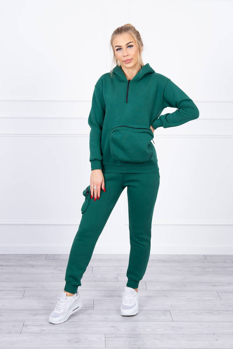 Insulated set with decorative pocket in green color