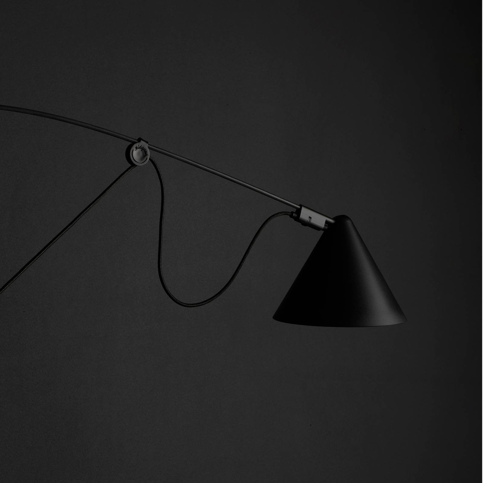midgard LED nástenné svietidlo AYNO L, čierna/čierna 2 700 K 130 cm
