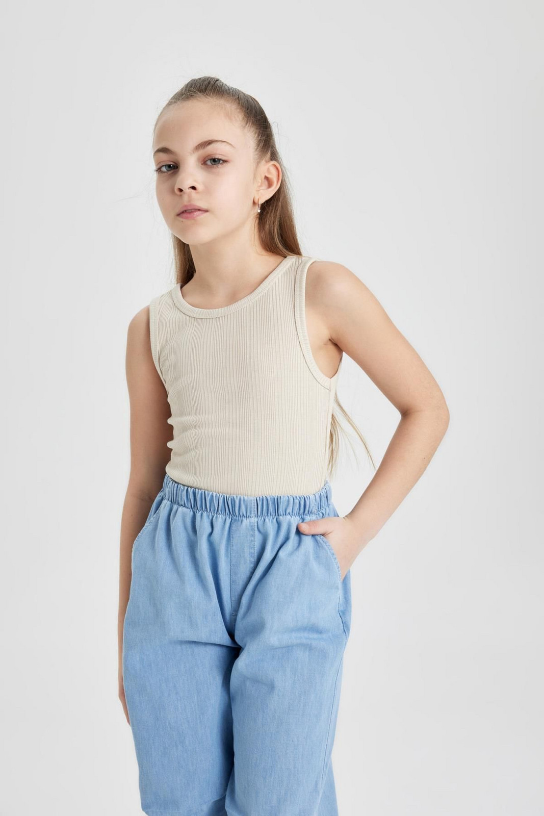 DEFACTO Girl's Crew Neck Basic Plain Undershirt